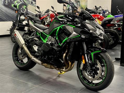 Kawasaki ZH2 In Green. One Private Owner, Manufacturers Warranty Until ...