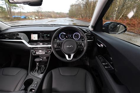 Kia Niro PHEV interior & comfort | DrivingElectric