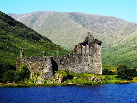 Kilchurn Castle is ruin which sits at the north end of ...