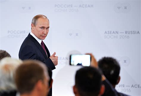 Kremlin expects new CNN documentary on Putin to be biased ...