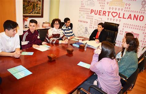 La alcaldesa se reúne con alumnos del IES Fray Andrés de ...