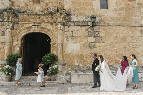 La boda de Cristina y Nicolás en el Monasterio de Lupiana | Algo nuevo ...