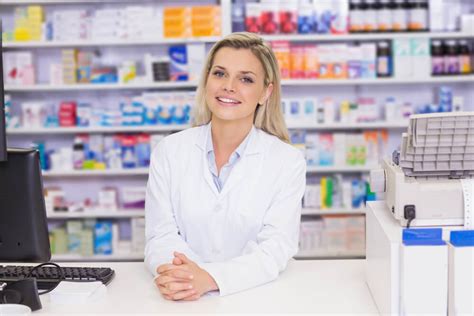 La buena atención farmacéutica — Mejor con Salud