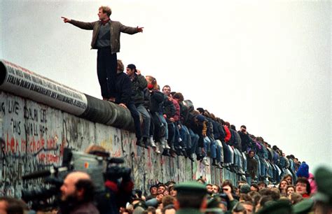 La caída del muro de Berlín   Blog de Ciencias Humanas y ...