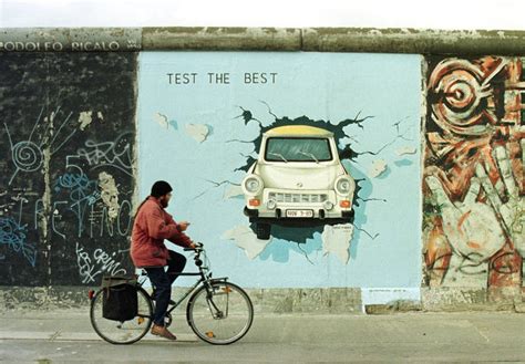 La caída del muro de Berlín: El Muro de Berlín: de lugar ...