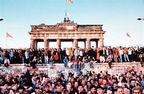 La caída del Muro de Berlín en imágenes   Cultura Fotográfica