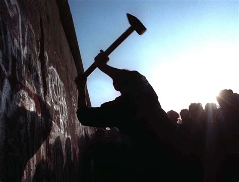 La caída del Muro de Berlín en imágenes