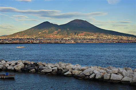 La ciudad de Pompeya y el Vesubio : El monte Vesubio