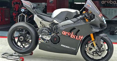 La Ducati Panigale V4 R oficial debuta en el test WSBK de ...