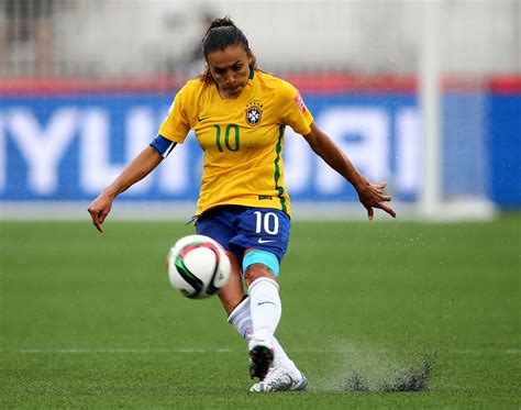 La estelar Marta lidera selección brasileña de fútbol ...