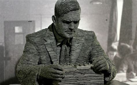 La extraordinaria historia de Alan Turing | OpenMind