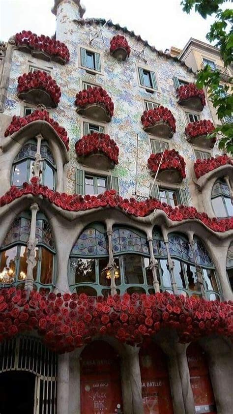 La fachada de la Casa Batlló en Barcelona, obra del genio de Gaudi ...
