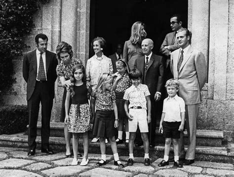 La Familia Franco SA: Revelan cómo el dictador español y su familia se ...