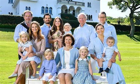 La familia real de Suecia nos regala su foto oficial más ...
