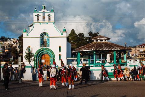 La fiesta de San Juan Bautista en Chamula, la presencia de ...