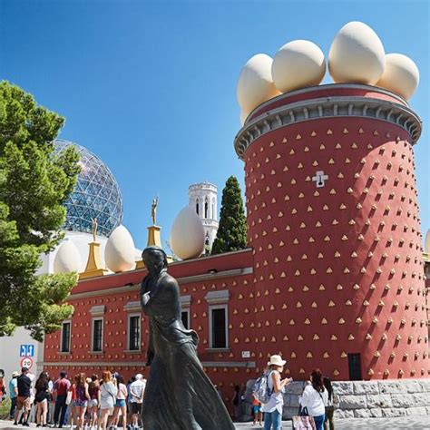 La Figueres de Dalí y Girona | Catalunya Bus Turístic