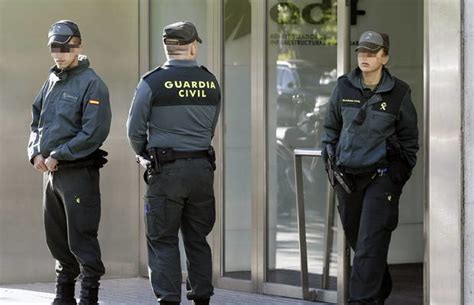 La Fiscalía de Madrid acusa a 137 guardias civiles por el ...