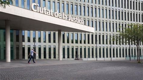 La Generalitat facilitará asesoramiento gratuito a particulares y empr