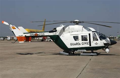 La Guardia Civil busca un helicóptero medio para ...