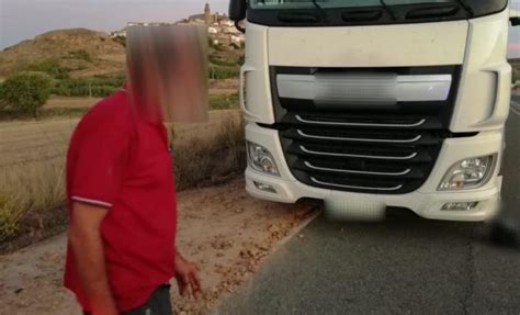 La Guardia Civil intercepta a un camionero que ...