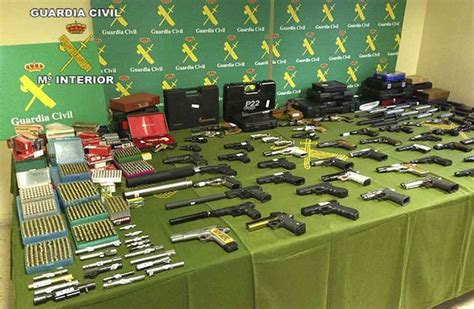 La Guardia Civil pone en circulación 8.700 armas en tres ...