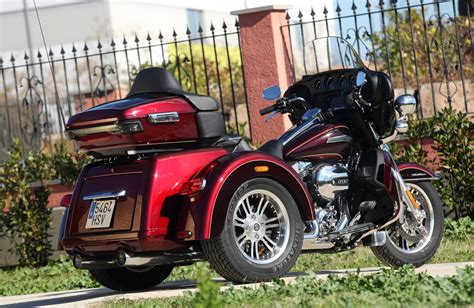 La Harley Davidson de tres ruedas llega a España   Foto 4 de 2 | Motor ...