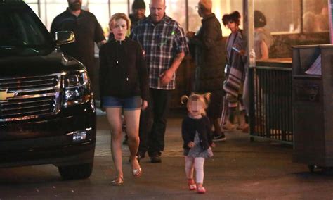 La hija de Scarlett Johansson le roba el protagonismo a su mamá en el set