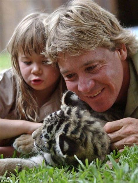 La hija de Steve Irwin sigue el legado de su padre | Contexto Tucumán