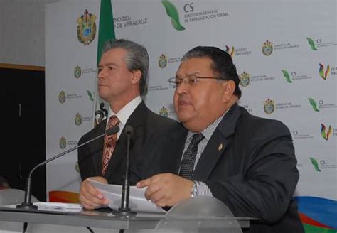 La Jornada: Detienen a ex funcionarios municipales en Veracruz