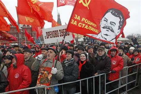 La Jornada: Protesta multitudinaria de comunistas en Moscú ...