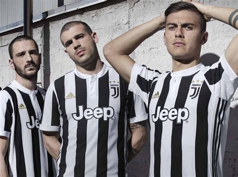La Juventus Turin dévoile son maillot domicile  avec le ...
