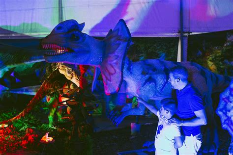 La mayor exposición de dinosaurios llega a Cádiz este sábado