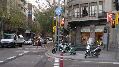 La moto, la mejor solución de movilidad en Barcelona ...