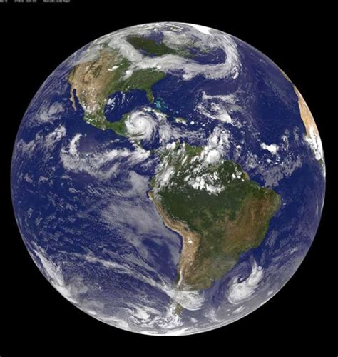 La NASA fotografia la tierra en  Alta Resolución