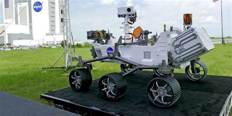 La NASA lanza a Marte su robot más grande y sofisticado a ...