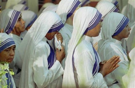 La orden de Teresa de Calcuta suspende las adopciones en India para no ...