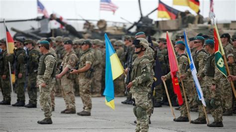 La OTAN envía 37 000 tropas a la frontera de Ucrania con Rusia ...
