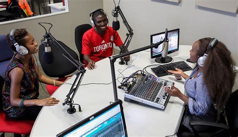 ¿La radio universitaria realmente es relevante? | radioNOTAS