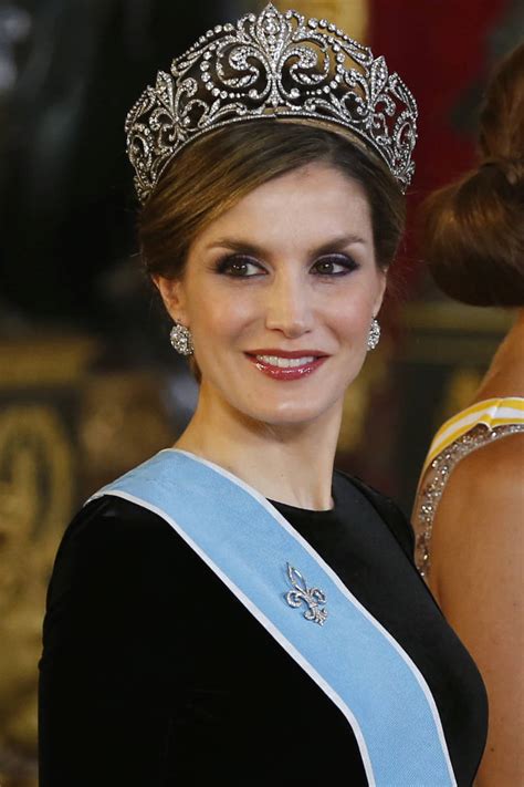 La reina Letizia saca la joya más importante de la corona ...