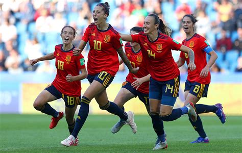 La RFEF destinará 20 millones de euros al fútbol femenino ...