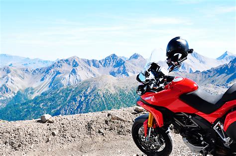 La route des Grandes Alpes du nord en moto | Twintour