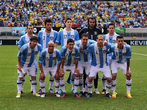 La selección Argentina de fútbol comienza a entrenar con ...