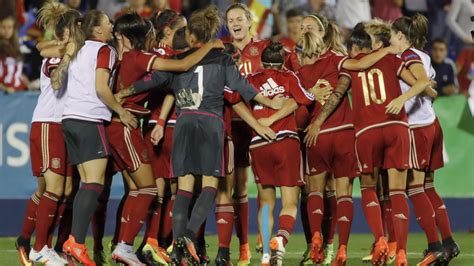 La selección española de fútbol femenino hace historia ...