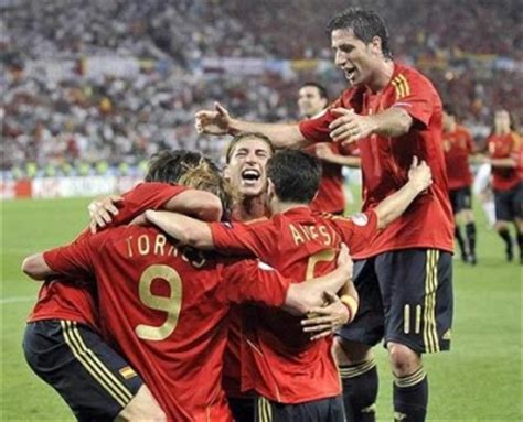 La selección española de fútbol vuelve a ser Equipo del ...