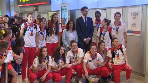 La Selección Femenina de Baloncesto llega a España tras ...