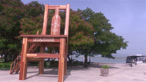 La silla gigante: una nueva atraccion del Paseo Maritimo La Alameda ...