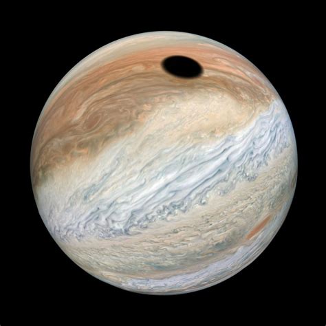 La sonde Juno a capturé des images époustouflantes d une éclipse ...