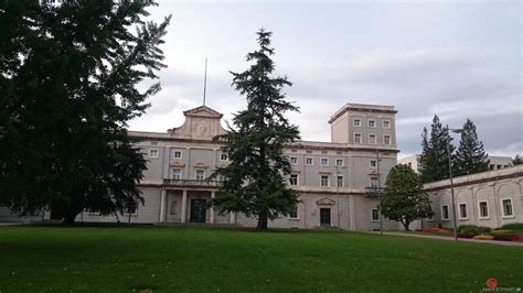 La Universidad de Navarra abre las puertas a estudiantes ...