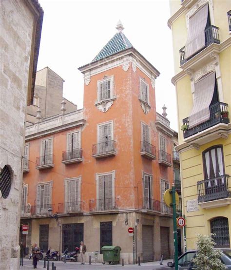 La venta de edificios en Valencia capital está en auge ...