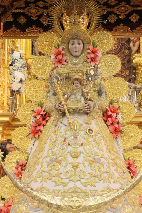 La Virgen del Rocío luce nuevo traje para la Romería 2015 ...